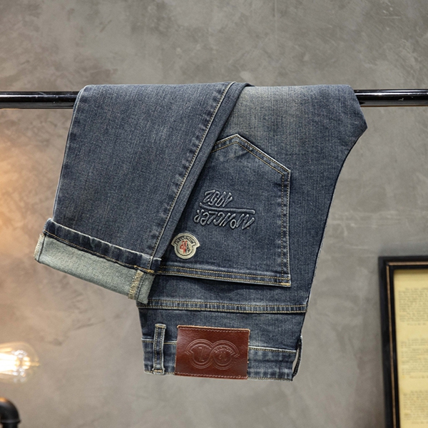 ブランドジーンズ背面デザイン